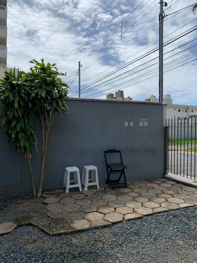 Fica, Vai Ter Bolo Hostel Itajai Bagian luar foto